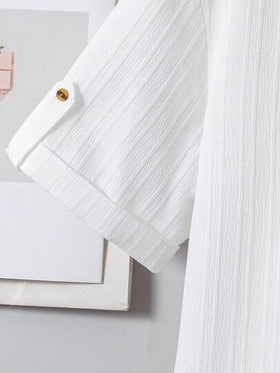 SHEIN مجموعة قميص وبنطلون للمراهقين الذكور بطراز كوري عصري، قميص بياقة مستديرة وأكمام قصيرة بجيب قطعة واحدة، وبنطلون فضفاض بساق مستقيمة، مناسب للمدرسة والحديقة والشاطئ وأعياد الميلاد في الربيع والصيف والخريف والشتاء