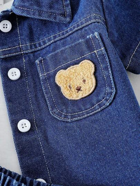 SHEIN Vintaside Kids طقم جينز صيفي للأولاد، توب بياقة وأكمام قصيرة مصمم باسلوب عصري مع شورت، قصة فضفاضة مناسبة للاستخدام في اللعب الخارجي والأنشطة اليومية والرياضة وحضور المناسبات