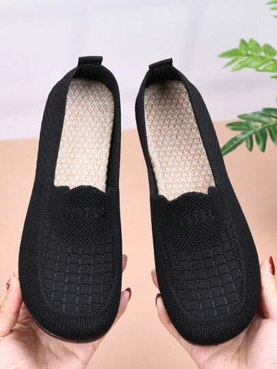 أحذية نسائية خفيفة الوزن للربيع/الخريف 2024، أحذية أمهات متوسطة العمر والكبار في السن ، أحذية مسطحة ذات نعل ناعم مضاد للانزلاق وقابل للتنفس ، أحذية موكاسين مريحة للجدات