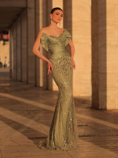 Glamrae فستان ذيل حورية البحر الأنيق والفاخر مع الكشكشة المخملية والتصميم المنمق بالخرز واللمعان، مناسب للزفاف والحفلات وأحداث رسمية والرحلات البحرية (وزن ثقيل)