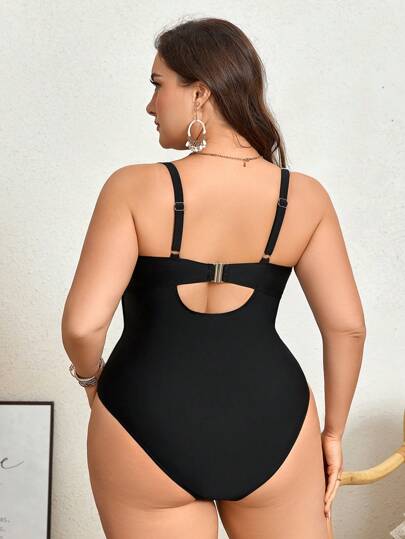 SHEIN Swim Curve بدلة سباحة قطعة واحدة بلون أسود مثير للمرأة بحجم كبير ، ملابس للعطلات