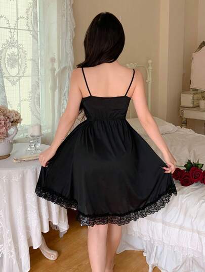 SHEIN قميص نوم للنساء بياقة V عميقة وقطعة دانتيل، مرقع