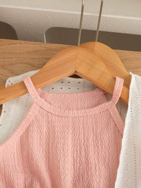 SHEIN Genkimix Kids 3 قطع ملابس صيفية للفتاة الصغيرة: سترة بسيطة كلوش، شورت أبيض بقصة مستقيمة، كارديجان مضلع مافي بلا أكمام رفيع مزين بحزام، تصميم بسيط ومريح