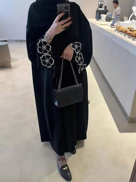قطعة واحدة (1) جاكيت فضفاض أنيق وأنثوي من الكتان القطني خفيف الوزن مطرز يدويًا بتطريز زهري جميل على الأكمام، ذو لون أحادي، مناسب للحياة اليومية والمناسبات والتجمعات، جالباب محتشم