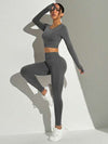 SHEIN Sport Studio مجموعة قطعتين كاجوال من قميص T مناسق مع أكمام طويلة وياقة مستديرة وقصير للنساء، وسروال ضيق