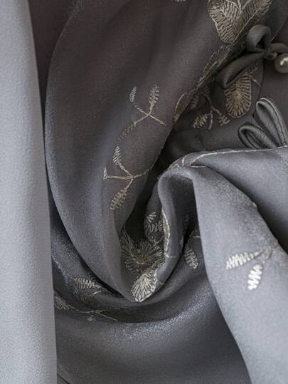 SHEIN Clasi بلوزة أنيقة ذات أكمام طويلة مطرزة بالزهور مع طوق مرفوع وأزرار، قميص نسائي
