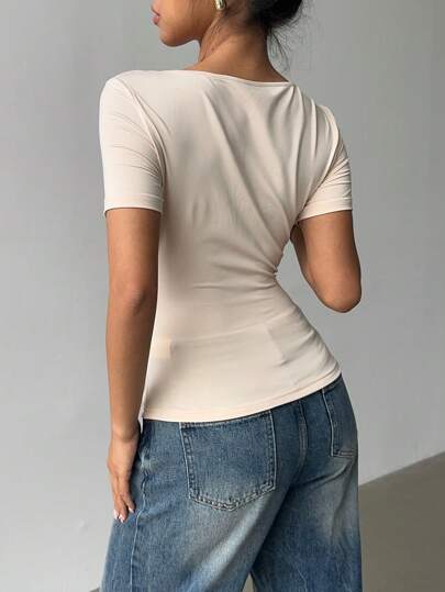 Siren Gaze T-shirt للنساء ذو ياقة مائلة وأكمام قصيرة، موديل صيفي جديد، ملابس علوية كاجوال ضيق