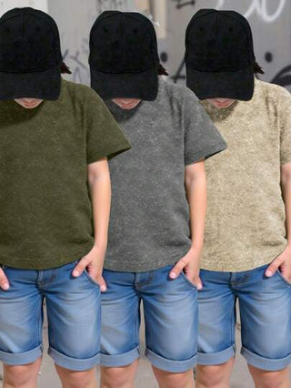 SHEIN 3 قطع للأولاد، بدلة تي شيرت بأكمام قصيرة ذات لون واحد غير حقيقي لتصميم بسيط أنيق، قماش ناعم ومريح مناسب للارتداء اليومي العادي، للداخل أو للمدرسة، بأسلوب بسيط يناسب أي مناسبة، مناسب للصيف