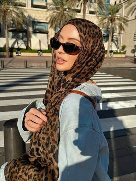 وشاح نسائي قطعة واحدة، بطبعة نمر بوهيمي، خفيف الوزن ومنفذ للهواء، مناسب للارتداء اليومي، ويمكن ارتداؤه مع الرداءات والفساتين وملابس أخرى.