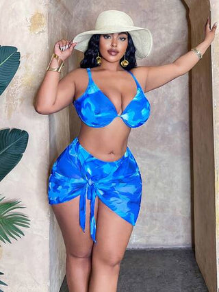 SHEIN Slayr CURVE طقم للمرأة ذات الحجم الكبير مكون من 3 قطع: ملابس علوية بحمالات رفيعة، سروال مثلث وتنورة شبكية، طقم ملابس سباحة مطبوع للذهاب للعطلات