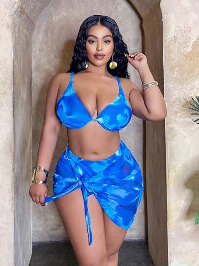SHEIN Slayr CURVE طقم للمرأة ذات الحجم الكبير مكون من 3 قطع: ملابس علوية بحمالات رفيعة، سروال مثلث وتنورة شبكية، طقم ملابس سباحة مطبوع للذهاب للعطلات