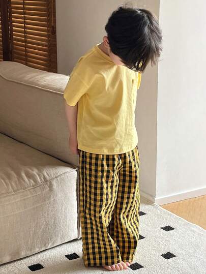 Dazy Kids مجموعة مكونة من 2 قطعة لملابس الأطفال الصغار موديل بولوشيرت صلب محبوك بأكمام قصيرة ومربوط بالرقبة المستديرة وبنطلون قصير منسوج مربع الكاروهات، أنيق للربيع والصيف رمضان