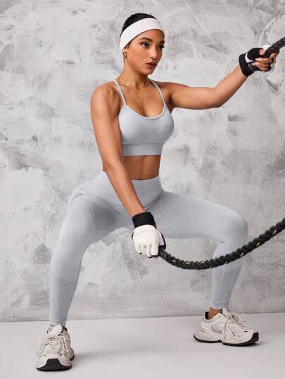 Sport Studio مجموعة رياضية من توب وليجنز للنساء ذات لون واحد وتصميم متداخل على الظهر