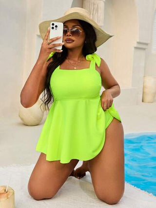 SHEIN Slayr CURVE المرأة الحجم الكبير طقم مكون من قطعتين: توب تانكيني بكشكشة باللون الأخضر الفلورسنت والحمالة عالية الخصر قماش أسلوب مناسب والجميل للسباحة في الشاطئ والمنتجعات