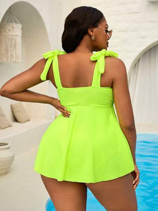 SHEIN Slayr CURVE المرأة الحجم الكبير طقم مكون من قطعتين: توب تانكيني بكشكشة باللون الأخضر الفلورسنت والحمالة عالية الخصر قماش أسلوب مناسب والجميل للسباحة في الشاطئ والمنتجعات