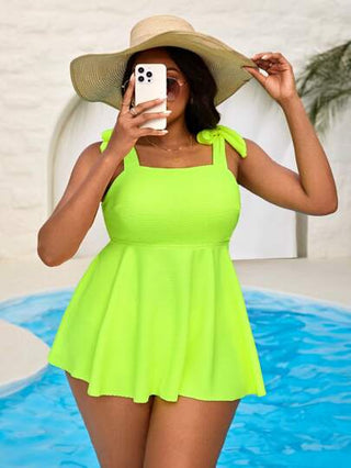SHEIN Slayr CURVE المرأة الحجم الكبير طقم مكون من قطعتين: توب تانكيني بكشكشة باللون الأخضر الفلورسنت والحمالة عالية الخصر قماش أسلوب مناسب والجميل للسباحة في الشاطئ والمنتجعات