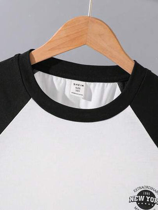 SHEIN تي شيرت تي شيرت كاجوال ذو أكمام رغلان مطبوع بشعار مناسب للمراهقين ذو رقبة دائرية، أكمام قصيرة، مناسب للربيع والصيف، للأنشطة الخارجية، المدرسة، التصوير الشوارعي، الحفلات والارتداء اليومي
