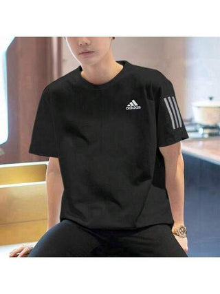 Adidas تي شيرت رجالي بياقة دائرية بأكمام قصيرة للربيع والصيف،ملابس رياضية وتدريبات ركض وليزر وياقة مريحة، خفيفة وقابلة للتنفس بخطوط ثلاثية، رمز H58591