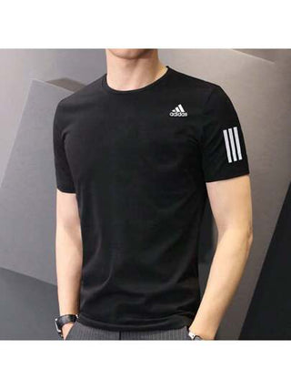 Adidas تي شيرت رجالي بأكمام قصيرة جديد للربيع والصيف للتنس والتدريب، ملابس رياضية عادية مريحة وقابلة للتنفس بياقة مستديرة وثلاث شرائط HP1998