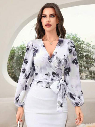 Modelyn قميص أنيق أنثوي مطبوع بزهور لإجازة المرأة مع تفاصيل ربطة
