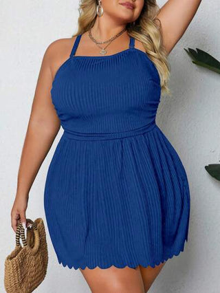 SHEIN CURVE+ مجموعة ملابس سباحة تانكيني بحجم كبير للنساء، بلون أحادي بدون أكمام مع تنورة، أسلوب عطلة عادي