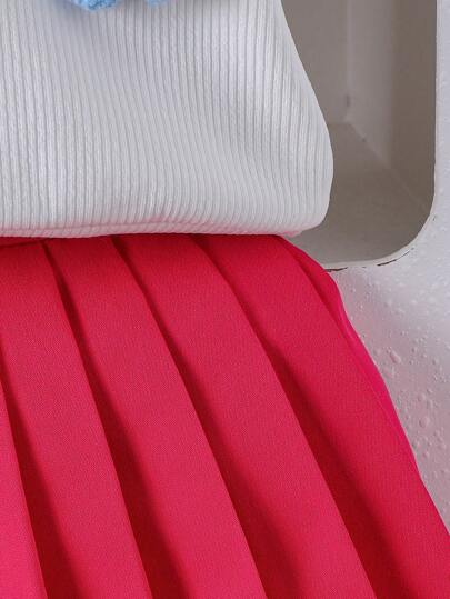 SHEIN مجموعتان من ملابس البنات الرضع الصيفية: قميص محبوك مطرز + تنورة ذات طيات بلون واحد