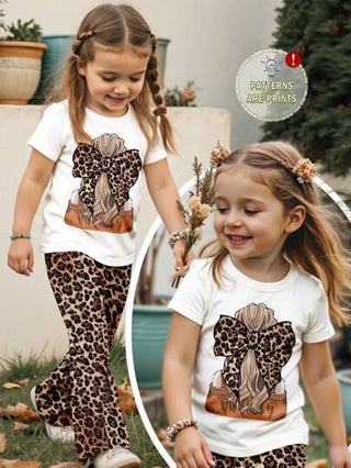 SHEIN طقم قصير الأكمام بطبعة النمر والفيونكة والحرف لفتاة صغيرة، بياقة طاقم وبنطلون، مناسب للربيع والصيف