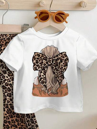 SHEIN طقم قصير الأكمام بطبعة النمر والفيونكة والحرف لفتاة صغيرة، بياقة طاقم وبنطلون، مناسب للربيع والصيف