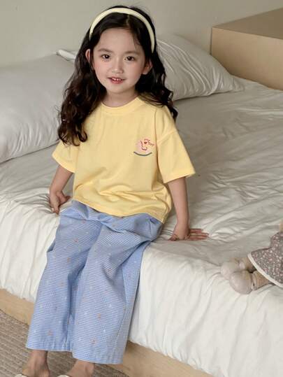 Dazy Kids طقم ملابس فتاة شابة للخريف: تي شيرت قصير الأكمام برقبة دائرية مطبوع ذو تصميم شامل + بنطال طويل مطبوع بالكامل ملابس منزلية رمضان