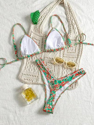 Swim Mod طقم بكيني للنساء ذو أشرطة رفيعة وكشكشة على الحافة العلوية للارتداء في الأيام الصيفية على الشاطئ، مطبوع عشوائيًا بطبعات زهور