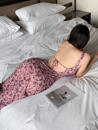 DAZY فستان ليلي نسائي ضيق الجسم بتصميم أكمام شق مزخرف