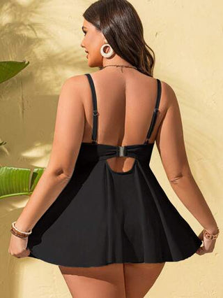 SHEIN Swim Curve 2 طقم ملابس سباحة لقياسات كبيرة للسيدات بألوان صلبة حمالات رفيعة وبطانة مخفية للبطن بتصميم مشقوق مريح للعطلات