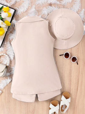 SHEIN Elladie kids 3 قطع مجموعة الأعمال للفتاة الصغيرة: ملابس علوية كشكش أسود محبوك ، وسترة بدون أكمام ، وشورت + قبعة ، مجموعة ملابس المكتب للأطفال