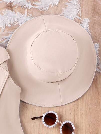 SHEIN Elladie kids 3 قطع مجموعة الأعمال للفتاة الصغيرة: ملابس علوية كشكش أسود محبوك ، وسترة بدون أكمام ، وشورت + قبعة ، مجموعة ملابس المكتب للأطفال