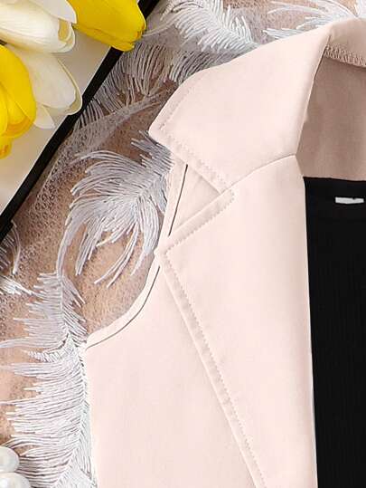 SHEIN Elladie kids 3 قطع مجموعة الأعمال للفتاة الصغيرة: ملابس علوية كشكش أسود محبوك ، وسترة بدون أكمام ، وشورت + قبعة ، مجموعة ملابس المكتب للأطفال