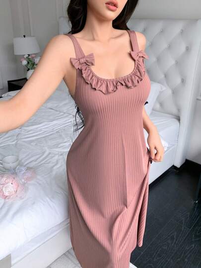 SHEIN فستان منزلي نسائي مع تعليقة أنيقة على شكل فيونكة ثلاثية الأبعاد