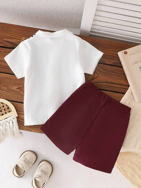 SHEIN مجموعة تيشيرت وشورت مطبوع عليهما رسوم كارتونية جذابة من قطعتين للأطفال الصغار ، مناسبة للصيف