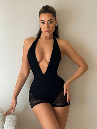 ICON جمبسوت قصيرة عميقة الرقبة بدون ظهر منسوجة بالدانتيل