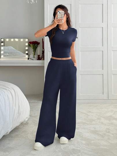 SHEIN EZwear 2 حبة/طقم تي شيرت كاجوال أزرق رمادي بأكمام قصيرة ضيق الملائمة وبنطلون رياضي فضفاض