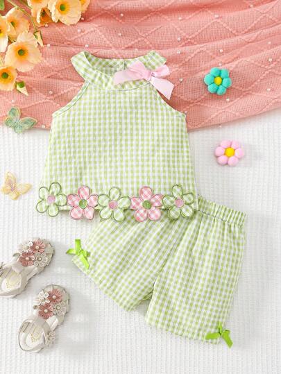 SHEIN طقم قم-يص بلا أكمام مزخ-رف بزخارف الزهور والشوكة للبنات الصغيرات، مناسب للربيع/الصيف
