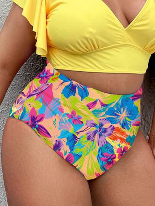 SHEIN Swim Curve شورتات سباحة مطبوعة بنمط استوائي للمقاسات الكبيرة