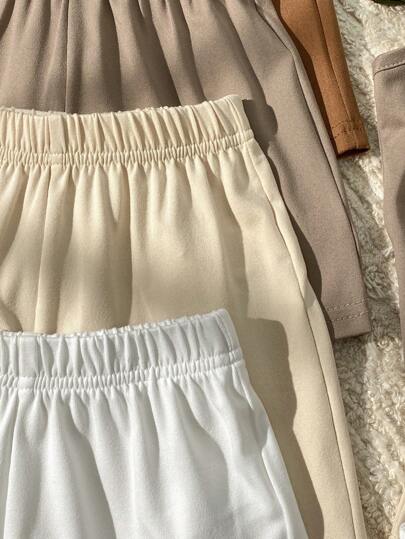 SHEIN Vintaside Kids 10 قطعة مجموعة ملابس صيفية للأطفال الرضع الجنسين، تتكون من بلوزات بياقة دائرية باللون الأسود والأبيض والرمادي والأزرق والأخضر الرمادي مع شورتات فضفاضة مطابقة، بتصميم بسيط، مناسبة للعب في الخارج والارتداء اليومي للأطفال الرضع