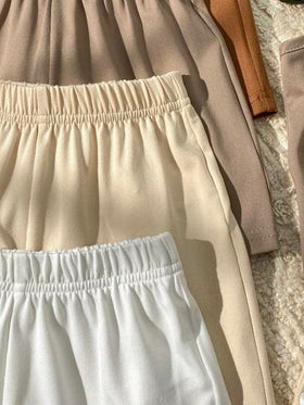 SHEIN Vintaside Kids 10 قطعة مجموعة ملابس صيفية للأطفال الرضع الجنسين، تتكون من بلوزات بياقة دائرية باللون الأسود والأبيض والرمادي والأزرق والأخضر الرمادي مع شورتات فضفاضة مطابقة، بتصميم بسيط، مناسبة للعب في الخارج والارتداء اليومي للأطفال الرضع