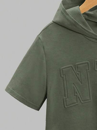 SHEIN تي شيرت تريكو مطبوع بألوان قوية للفتى المراهق الرائج في المناسبات الرسمية