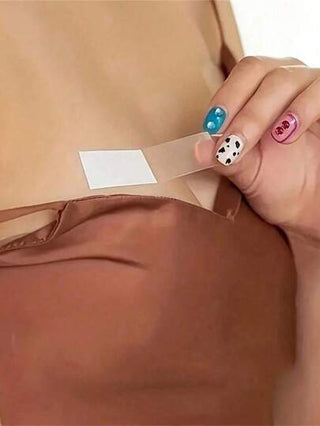 36 قطعة ملصقات مقاومة للانزلاق غير مرئية، ملصقات مقاومة للتسرب من الصدر غير مرئية، شريط لاصق شفاف مقاوم للماء ثنائي الجانب للقمصان والربطات والملابس - لتثبيت التنانير والفساتين والملابس الداخلية بأمان - ملحقات داخلية شفافة وآمنة
