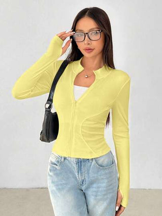 PETITE جاكيت سوداء مع فتحات الإبهام للسيدات ذات سحاب