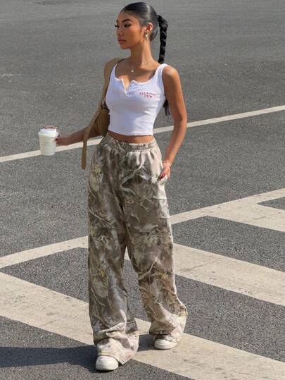 SHEIN EZwear سروال مريح فضفاض للنساء مطبوع بطباعة الأفرع