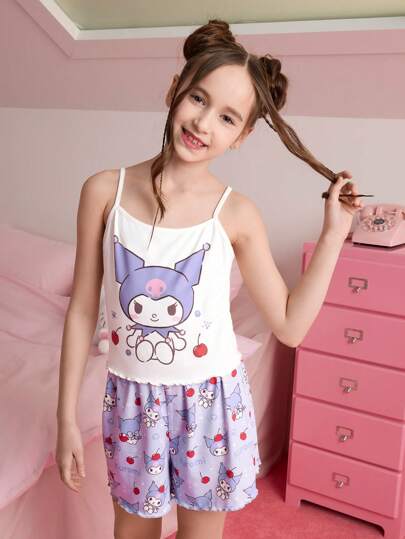 HELLO KITTY AND FRIENDS | SHEIN طقم بيجامة كاجوال مريح للفتيات المراهقات يتكون من ملابس علوية كاميسول أبيض بطباعة كرتونية وشورت بنفسجي