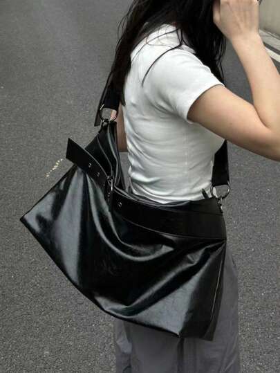 حقيبة كاجوال فاخرة للنساء، قابلة للحمل على الكتف، بتصميم فريد، أسلوب راقي ومرن، مصنوعة من جلد ناعم، مناسبة لحمل الأغراض اليومية