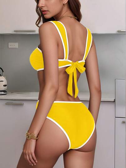 Swim Chiccia بدلة سباحة للنساء مجموعة من قطعتين، تصميم ديكور نجمة البحر باللونين الأسود والأبيض، ذات أربطة واسعة مريحة وعادية، لباس السباحة في العطلات